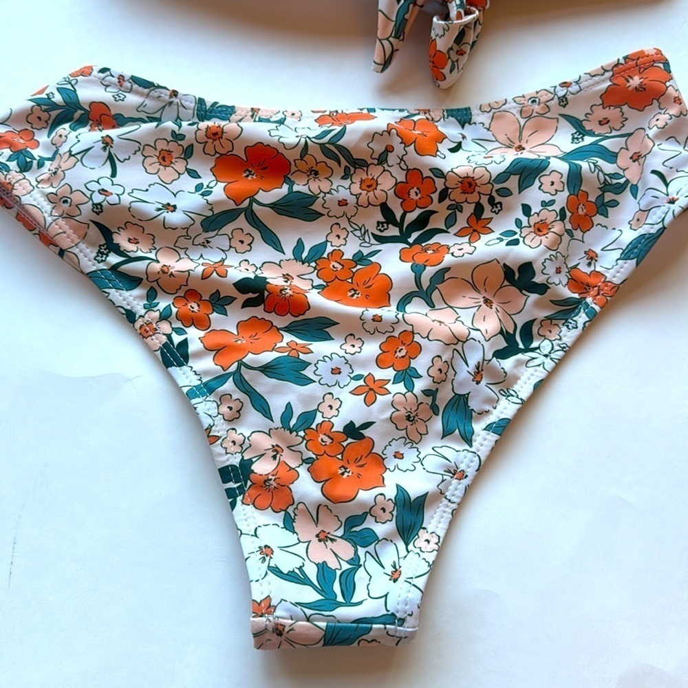 NWOT Modest Floral Bikini Set with Rushed Ruffle Top size M - Picture 4 of 7